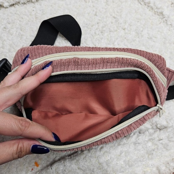 Kavu Cord Spectator Fanny Pack Belt Bag in Mauve Pink - Picture 5 of 6